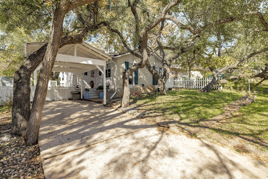 10708 Crestview Drive, Jonestown, TX 78645, Presented by Austin Real